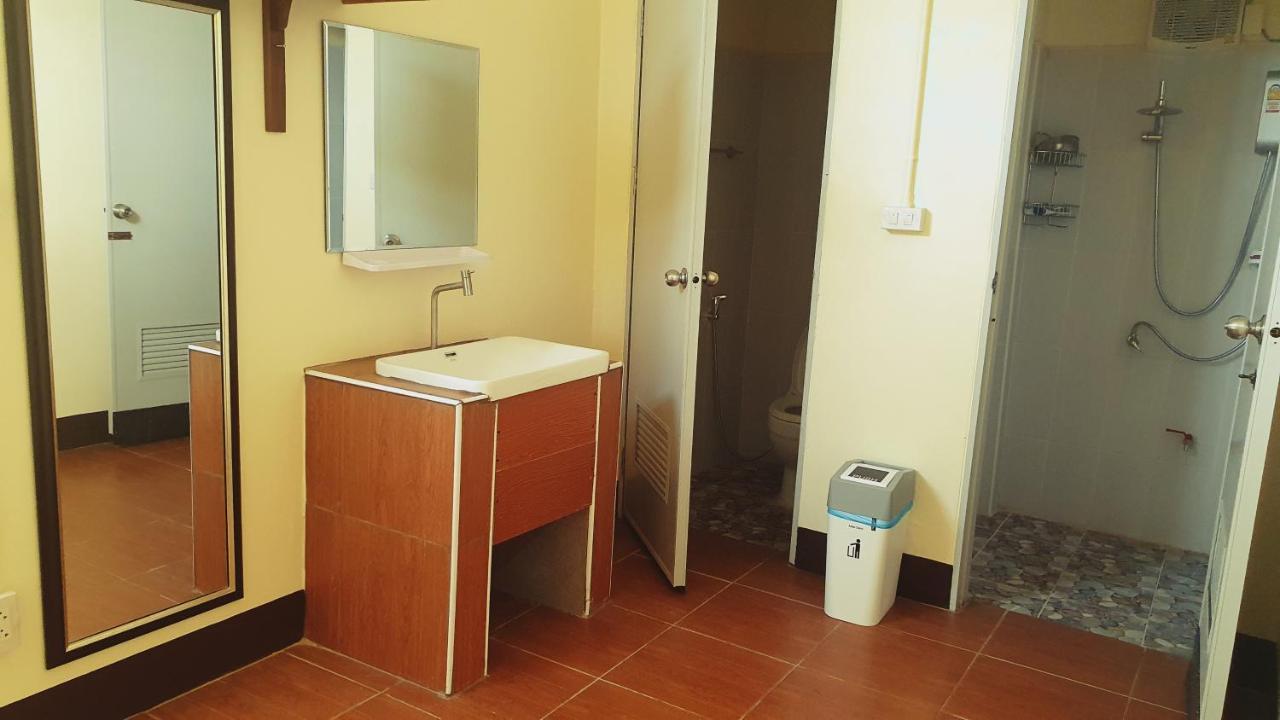 Titans House Chiang Daoホステル エクステリア 写真